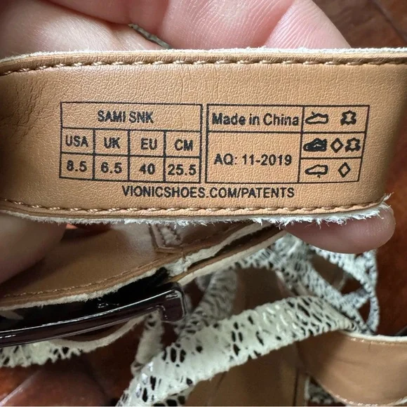 Vionic Black and Cream Strappy Sandals - Picture 6 of 9